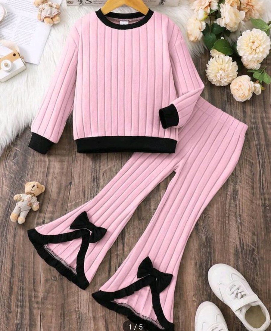 Women's Sweaters — Style 24